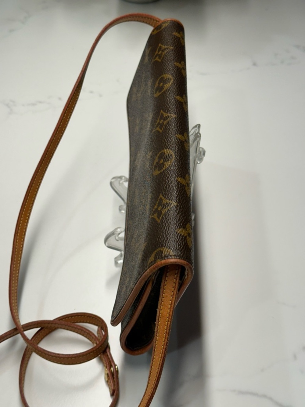 Louis Vuitton Monogram Shoulder/Crossbody Pouchette in Classic LV Monogram - Picture 7 of 16